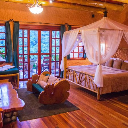 Peace Lodge Vara Blanca  Екстер'єр фото